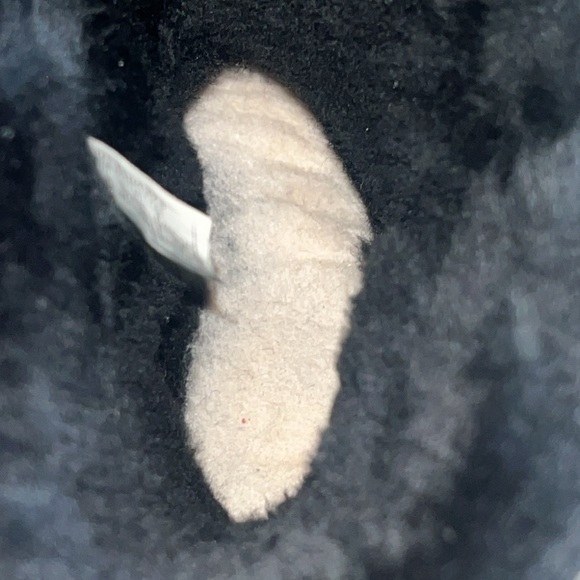 UGG women’s Marciela Black Shearling Boots size 7 - Picture 6 of 10